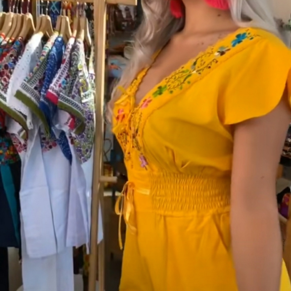 Beautiful Mexican embroided jumpsuit - Picture 2 of 6